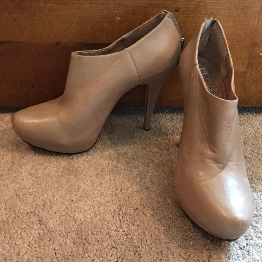 Vince Camuto nude ankle bootie heels